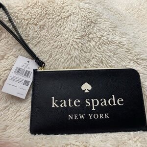 Kate Spade Lucy Medium L-Zip Wristlet in Black Saffiano Leather. NWT